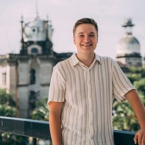 Meet your Posher, Grant